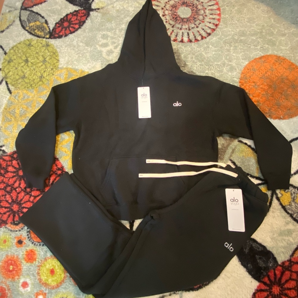 ALO Yoga Black Sweatpants & Joggers Set